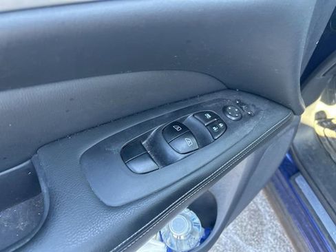 Used 2018 Nissan Pathfinder SL image 9