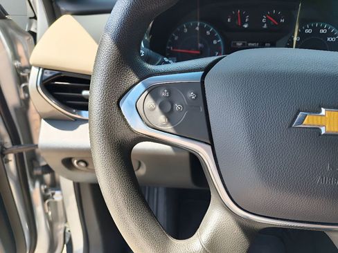 Used 2022 Chevrolet Traverse LS FWD image 18