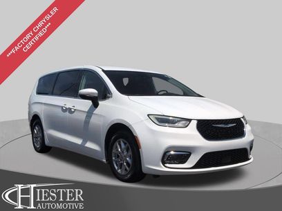 Used 2023 Chrysler Pacifica Touring-L