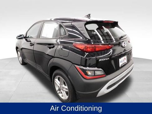 Used 2023 Hyundai Kona SE image 7