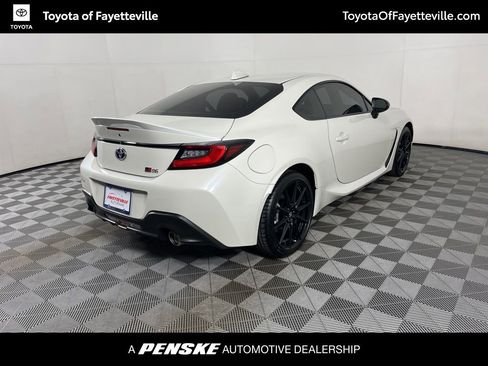 Used 2024 Toyota GR86 Premium image 5