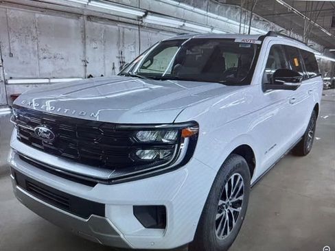 Used 2025 Ford Expedition Max Platinum AWD/4WD image 1