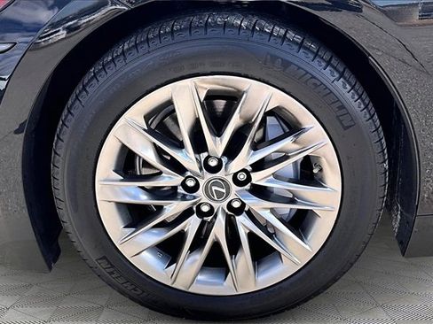 Used 2018 Lexus LS 500 w/ Accessory Package (Z2) image 8