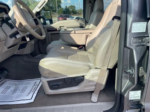 Used 2009 Ford F350 Lariat image 21