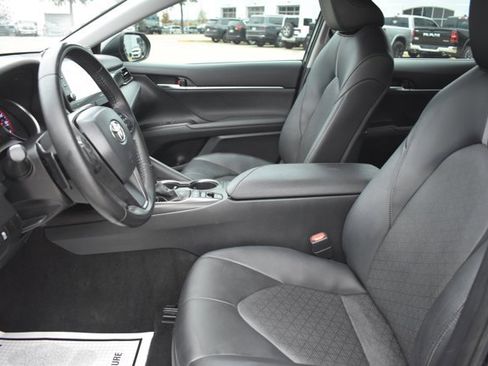Used 2022 Toyota Camry XSE image 13