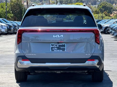 New 2026 Kia Carnival SX FWD image 5