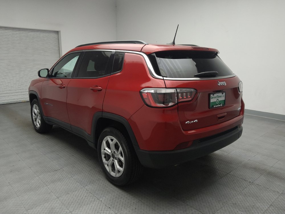 Used 2025 Jeep Compass Latitude w/ Sun & Sound Group AWD/4WD image 5