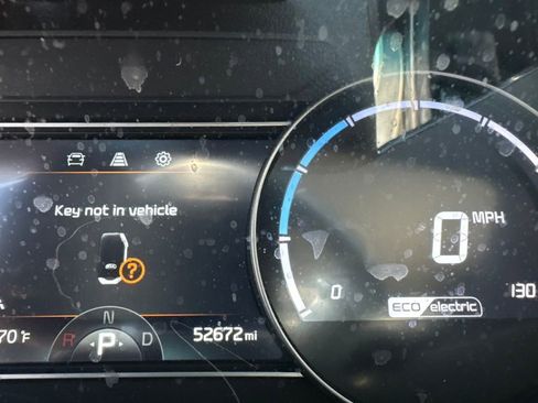 Used 2021 Kia Niro EX w/ Cold Weather Package FWD image 11