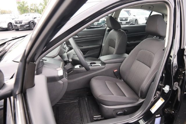 Certified 2025 Nissan Altima 2.5 SV FWD image 8