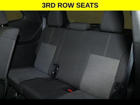 Used 2025 GMC Acadia Elevation AWD/4WD image 8