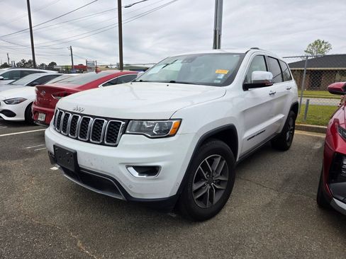 Used 2021 Jeep Grand Cherokee Limited w/ Trailer Tow Group IV image 3