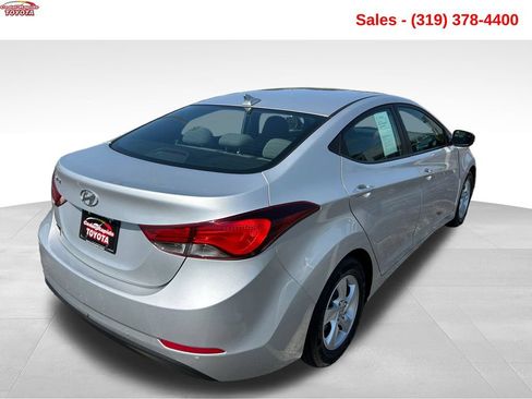Used 2015 Hyundai Elantra SE FWD image 5