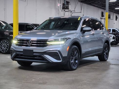 Used 2022 Volkswagen Tiguan SE FWD image 4