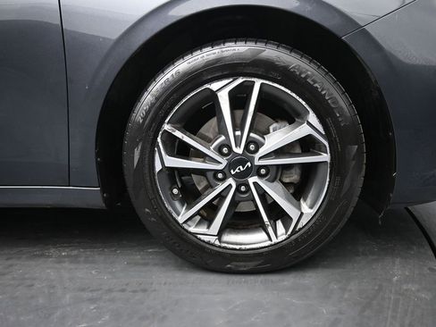 Used 2022 Kia Forte LXS image 10