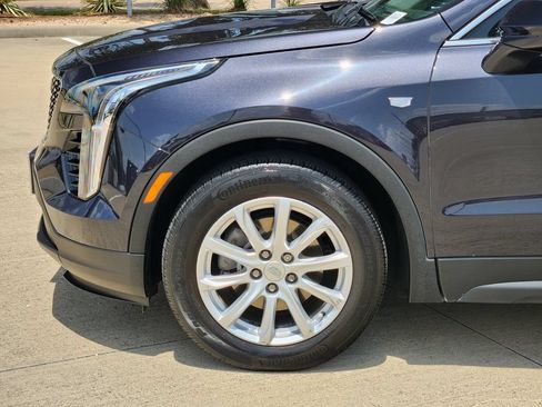 Used 2023 Cadillac XT4 Luxury w/ Cold Weather Package FWD image 8