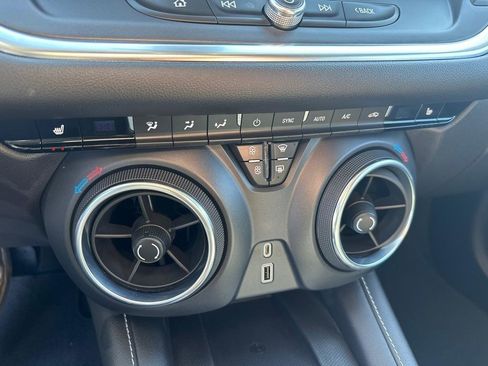 Used 2023 Chevrolet Blazer LT w/ Convenience Package image 18