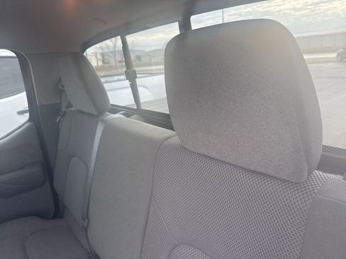 Used 2021 Nissan Frontier SV image 8