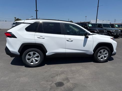 Used 2020 Toyota RAV4 LE FWD image 13
