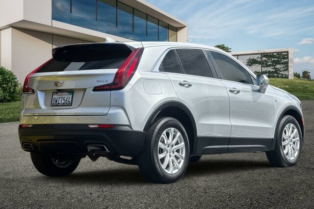 Used 2021 Cadillac XT4 Luxury w/ Driver Awareness Package FWD image 4