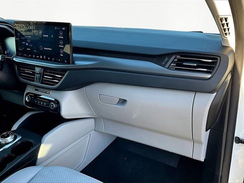 Used 2023 Ford Escape SE image 17