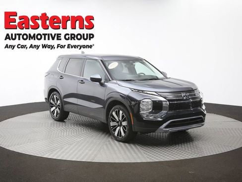 Used 2025 Mitsubishi Outlander SE FWD image 50