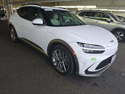 Used 2023 Genesis GV60 Advanced AWD/4WD image 4