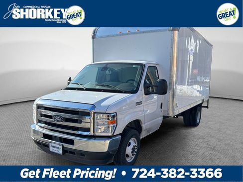 New 2026 Ford E-450 and Econoline 450 Super Duty w/ Driver's Safety Package RWD image 8