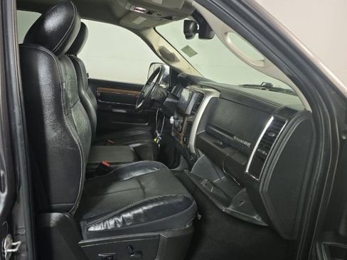 Used 2018 RAM 1500 Laramie w/ Convenience Group image 4