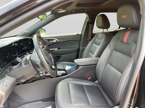 Used 2024 Chevrolet Trax RS w/ Sunroof Package FWD image 20