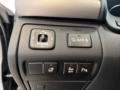 Used 2015 Lexus LS 460 AWD w/ Comfort Package image 17