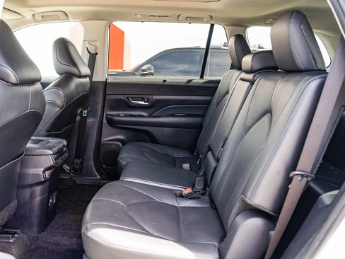 Certified 2024 Toyota Grand Highlander FWD image 20