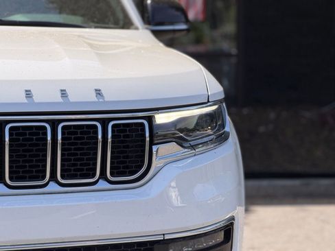 Used 2023 Jeep Wagoneer L Series II w/ Premium Group I image 5