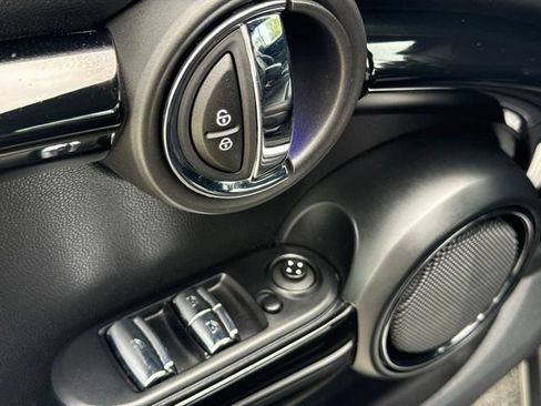 Used 2019 MINI Cooper S w/ Signature Upholstery Package FWD image 15