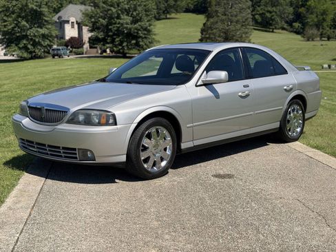 Used 2003 Lincoln LS RWD image 2