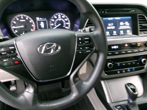 Used 2017 Hyundai Sonata SE FWD image 32