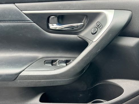 Used 2017 Nissan Altima 2.5 SR w/ Midnight Edition Package image 13