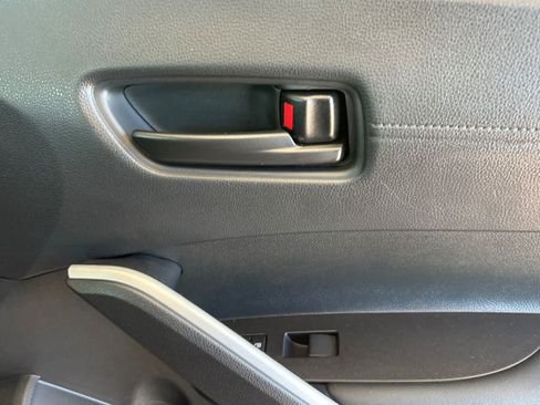 Used 2025 Toyota Corolla Cross AWD Hybrid image 19