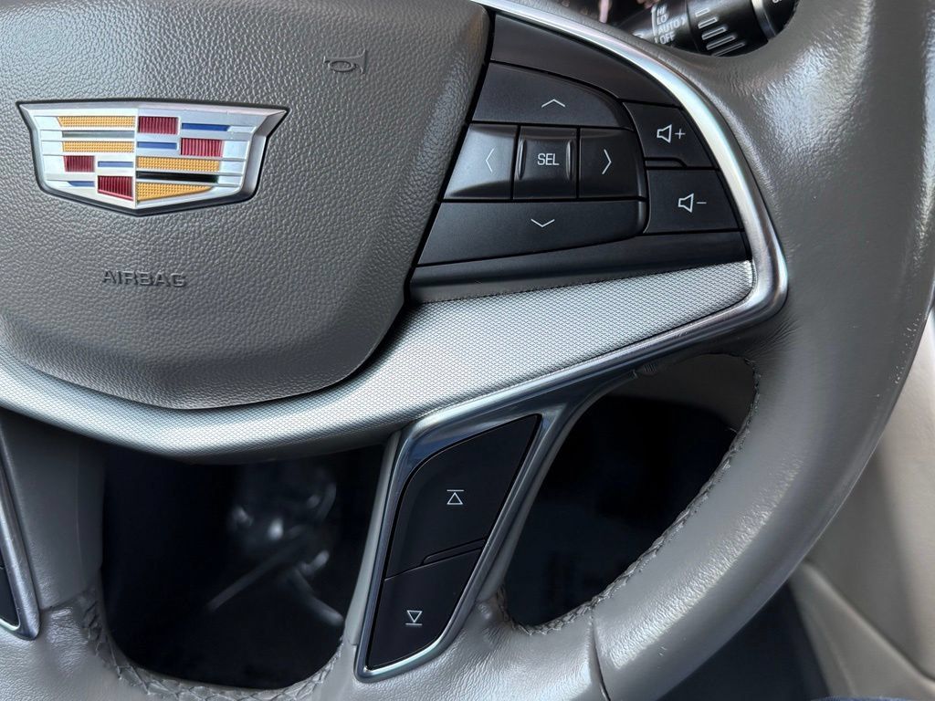 Used 2020 Cadillac XT5 Premium Luxury AWD/4WD image 30