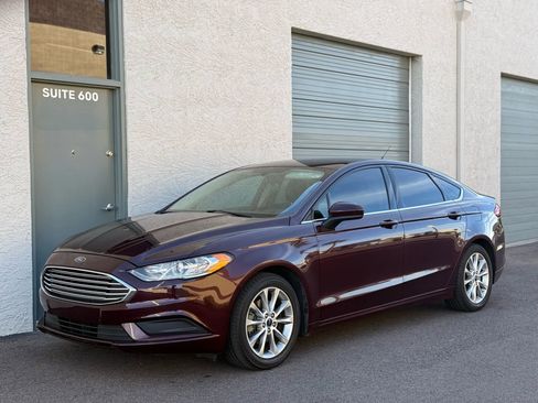 Used 2017 Ford Fusion SE w/ Fusion SE Technology Package image 27