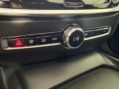 Used 2024 Volvo S60 B5 Core FWD image 30