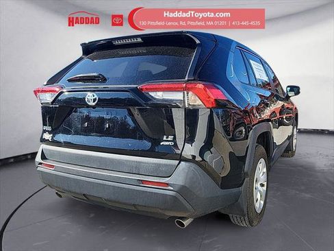 Certified 2022 Toyota RAV4 LE image 5