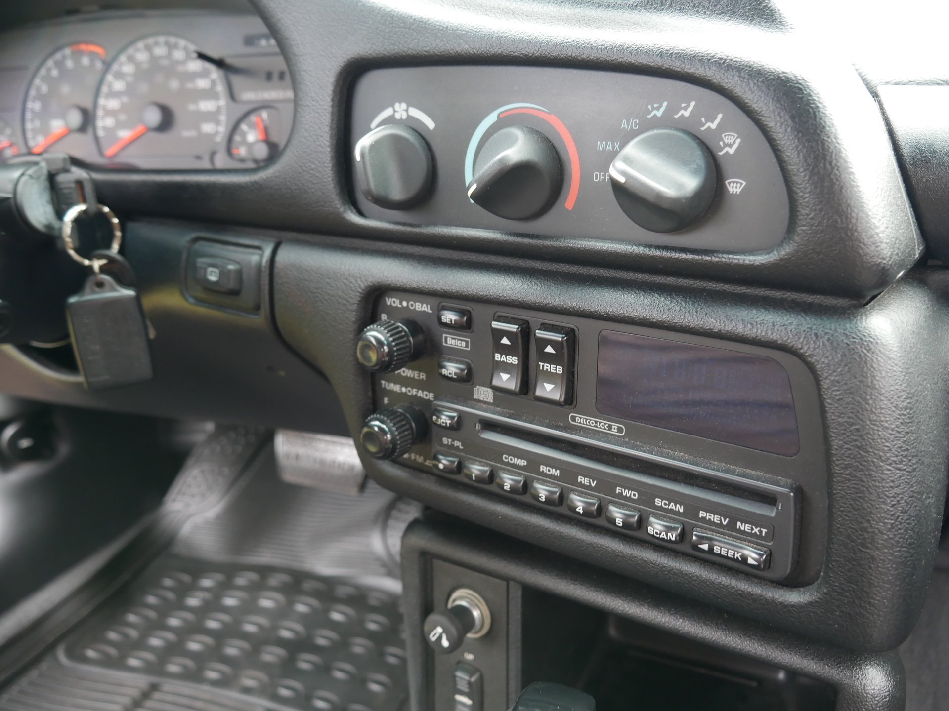 Used 1994 Chevrolet Camaro Z28 RWD image 72