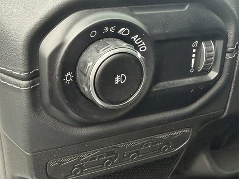 Used 2024 Jeep Wrangler Unlimited Rubicon image 11