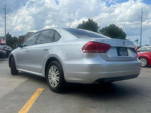 Used 2014 Volkswagen Passat 2.5 S FWD image 4