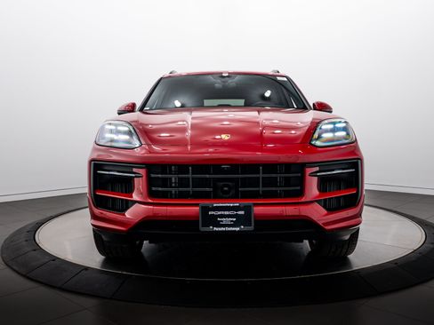 Certified 2026 Porsche Cayenne AWD/4WD image 10