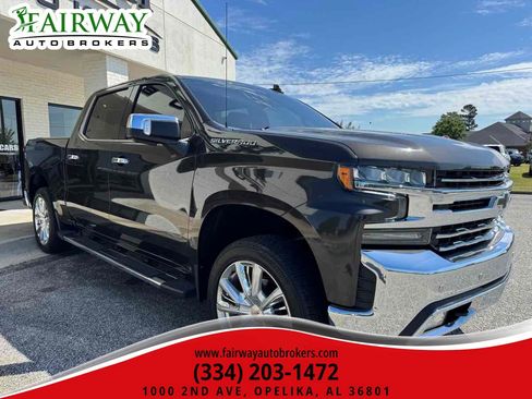Used 2021 Chevrolet Silverado 1500 LTZ w/ LTZ Convenience Package II AWD/4WD image 38