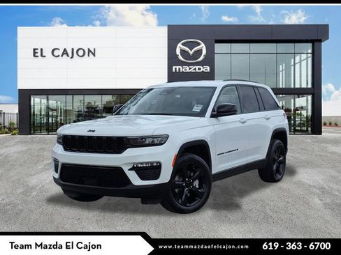 Used 2023 Jeep Grand Cherokee Limited w/ Black Appearance Package AWD/4WD image 1