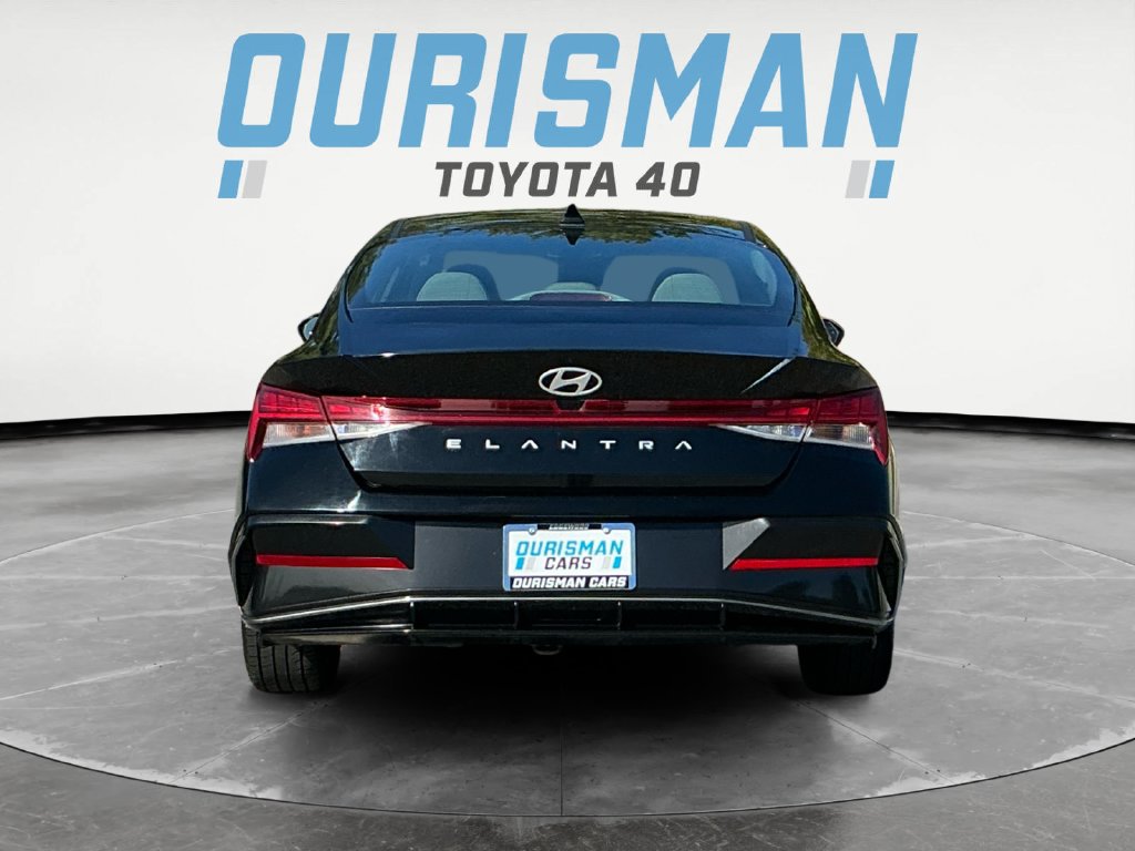 Used 2025 Hyundai Elantra SEL FWD image 6