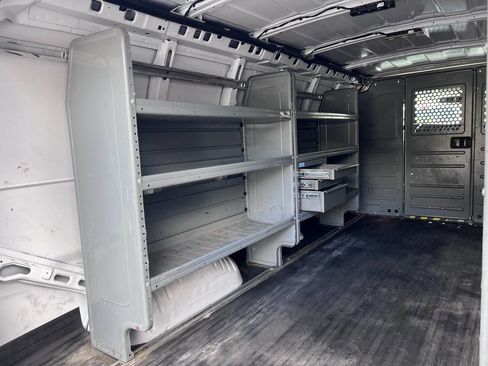 Used 2018 GMC Savana 2500 Extended image 22
