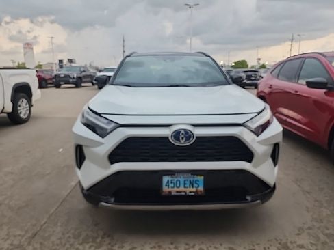 Used 2024 Toyota RAV4 XSE AWD/4WD image 2
